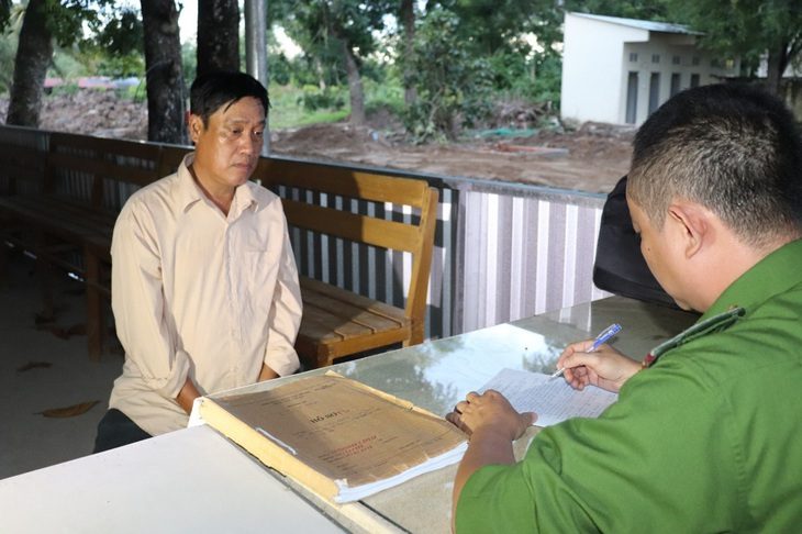 Bắt người bị truy nã tội hiếp dâm sau gần 30 năm lẩn trốn - Ảnh 1.